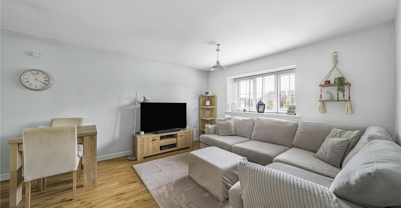 2 bedroom property for sale in Dartford | Robinson Jackson