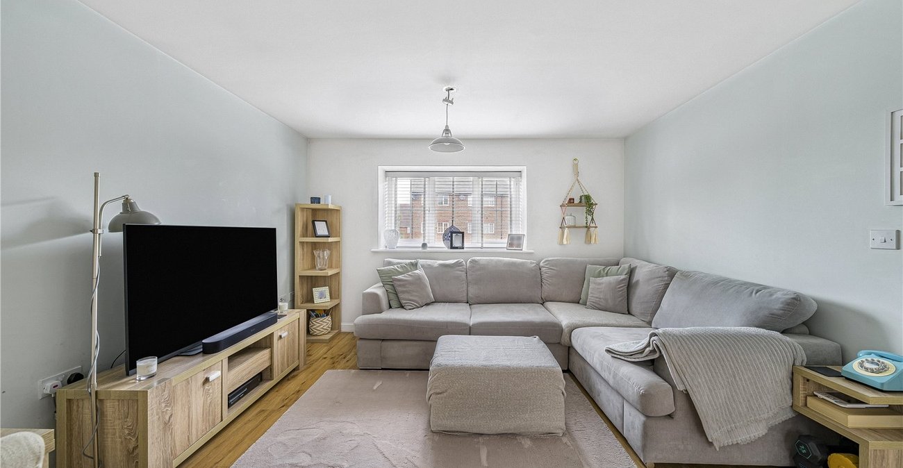 2 bedroom property for sale in Dartford | Robinson Jackson