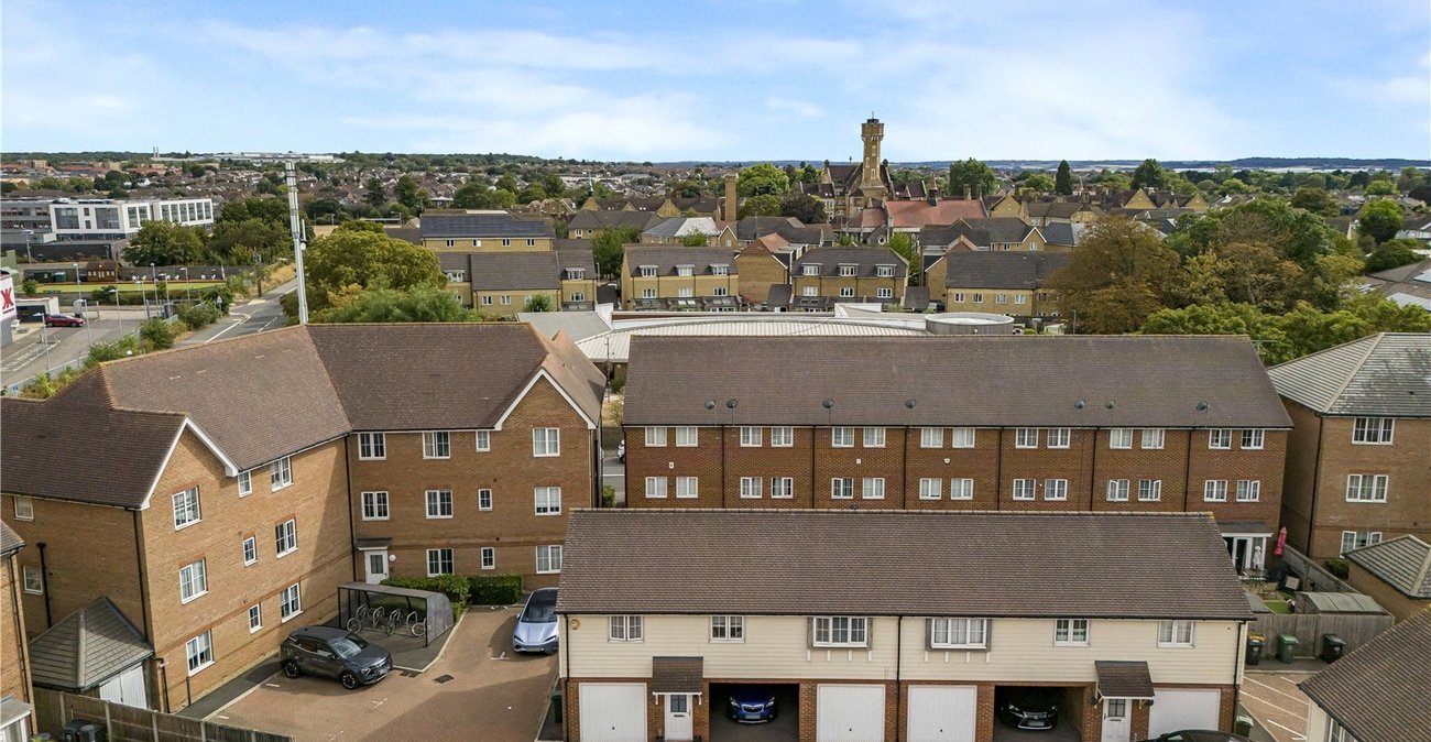 2 bedroom property for sale in Dartford | Robinson Jackson