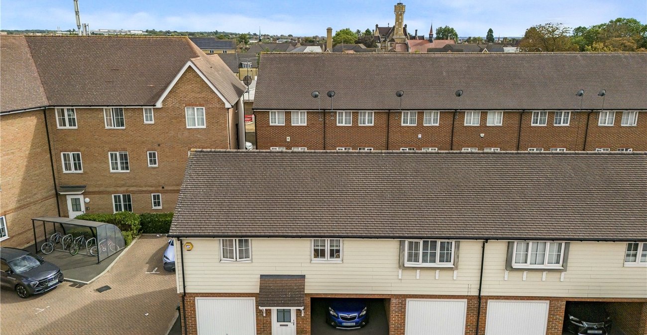 2 bedroom property for sale in Dartford | Robinson Jackson