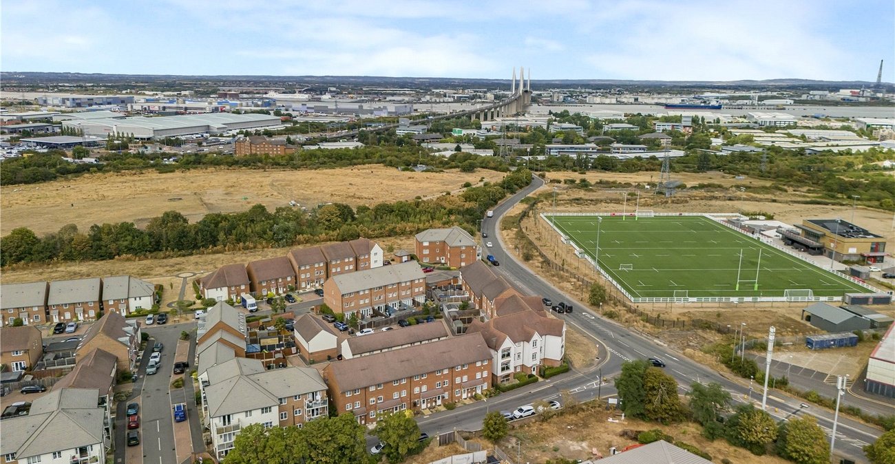 2 bedroom property for sale in Dartford | Robinson Jackson
