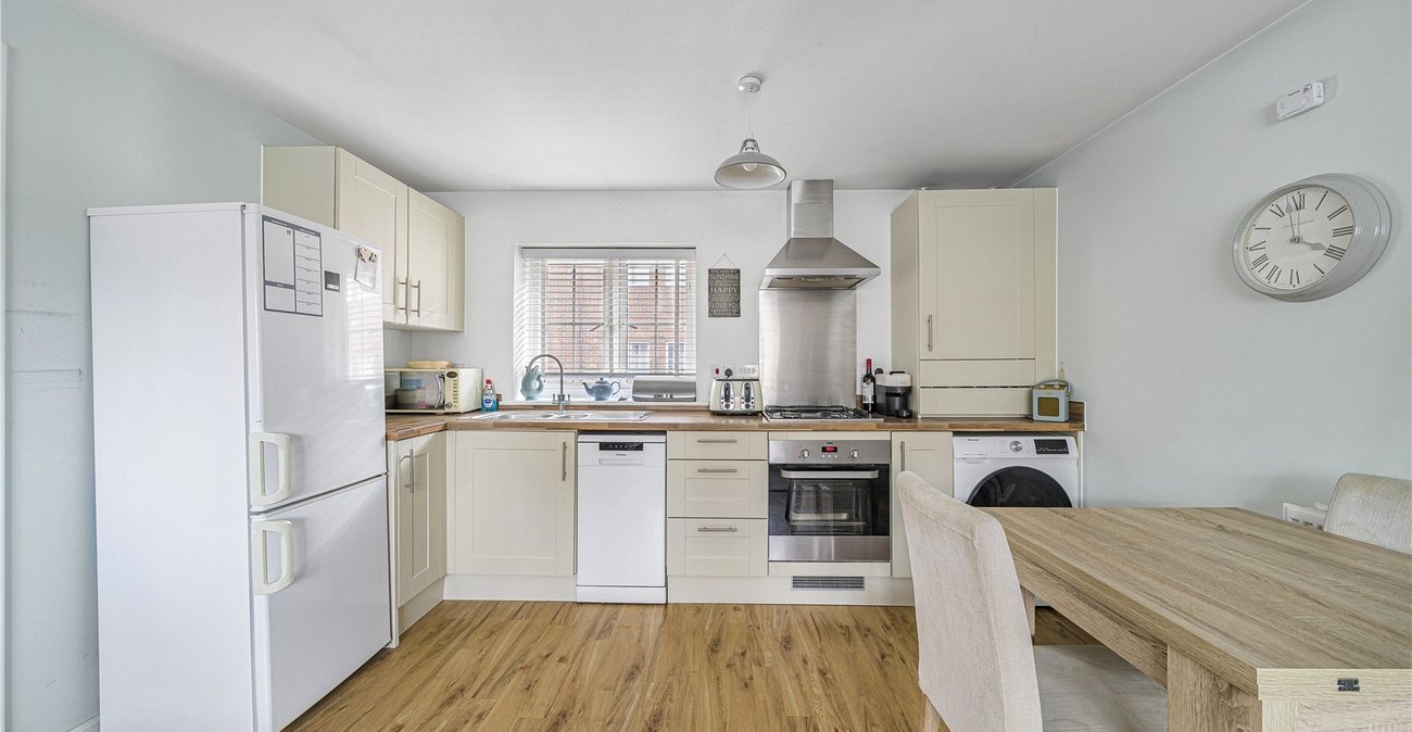 2 bedroom property for sale in Dartford | Robinson Jackson