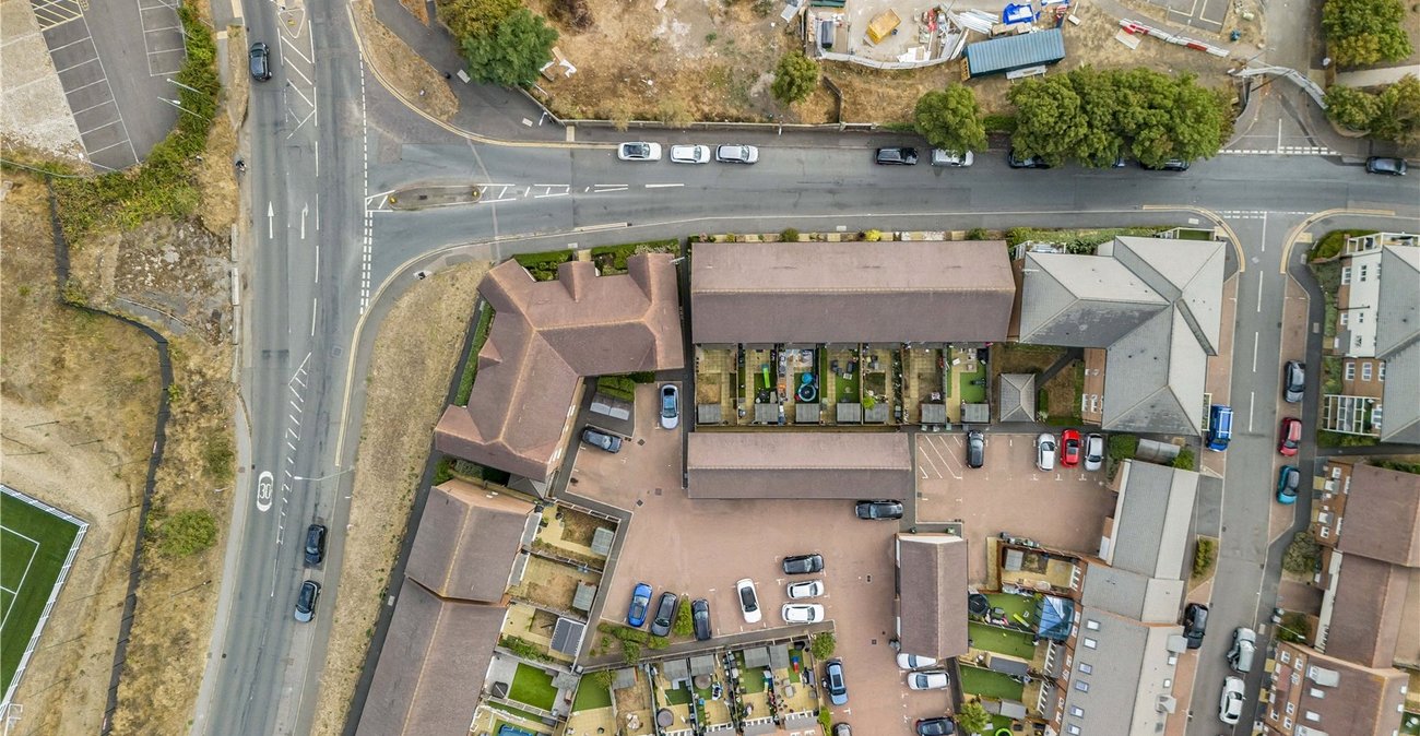 2 bedroom property for sale in Dartford | Robinson Jackson