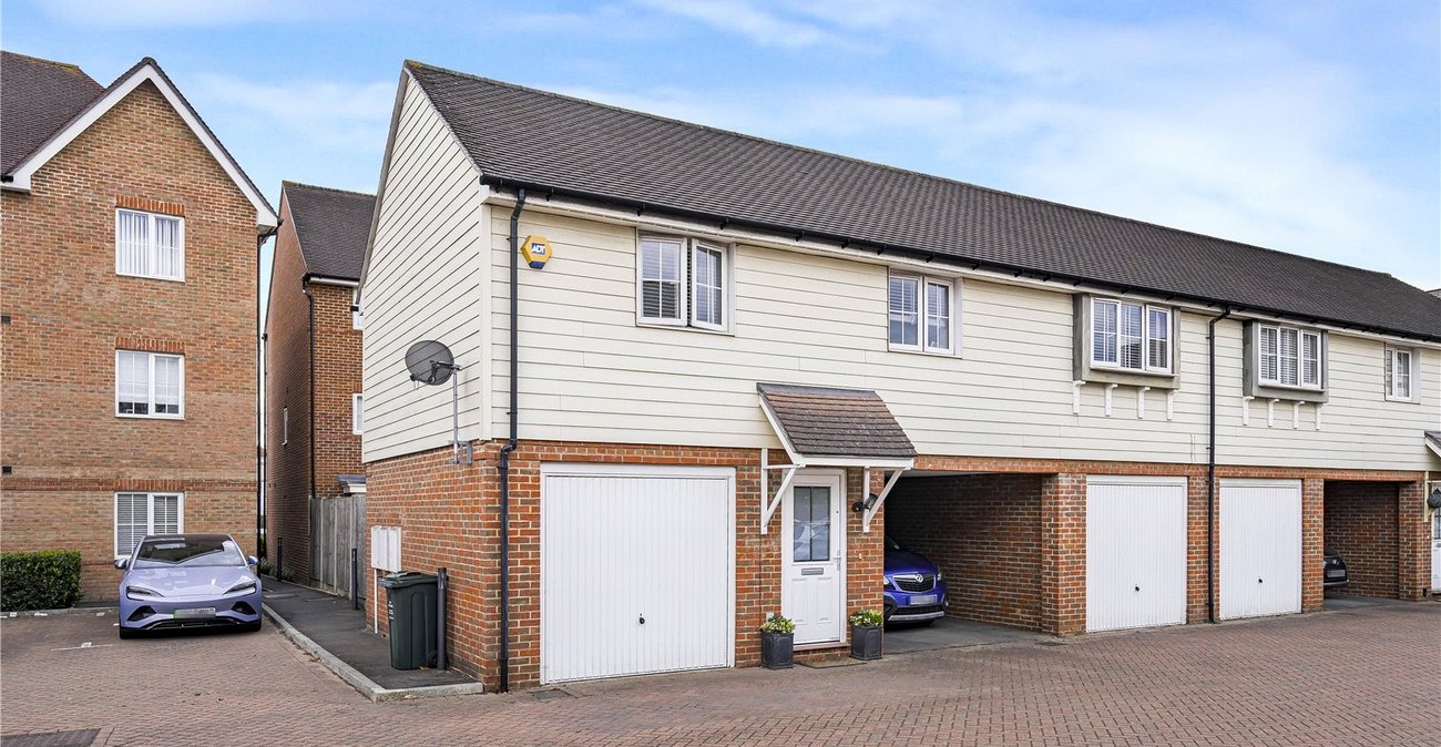 2 bedroom property for sale in Dartford | Robinson Jackson
