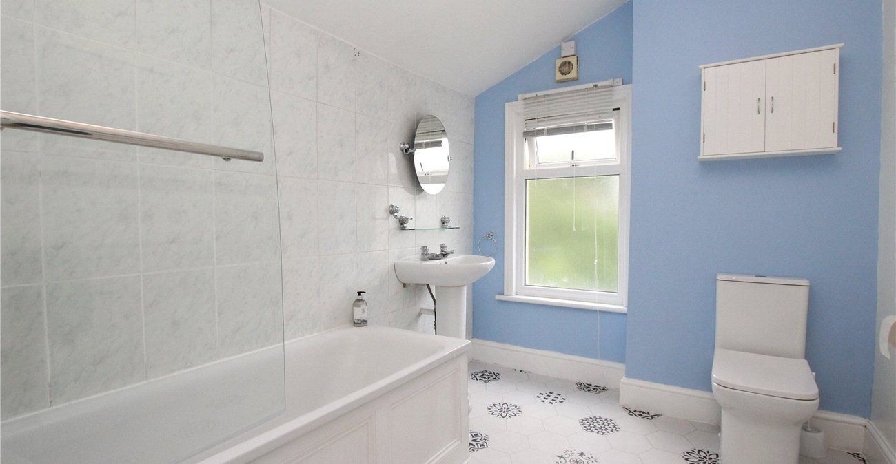 2 bedroom house for sale in Plumstead Common | Robinson Jackson