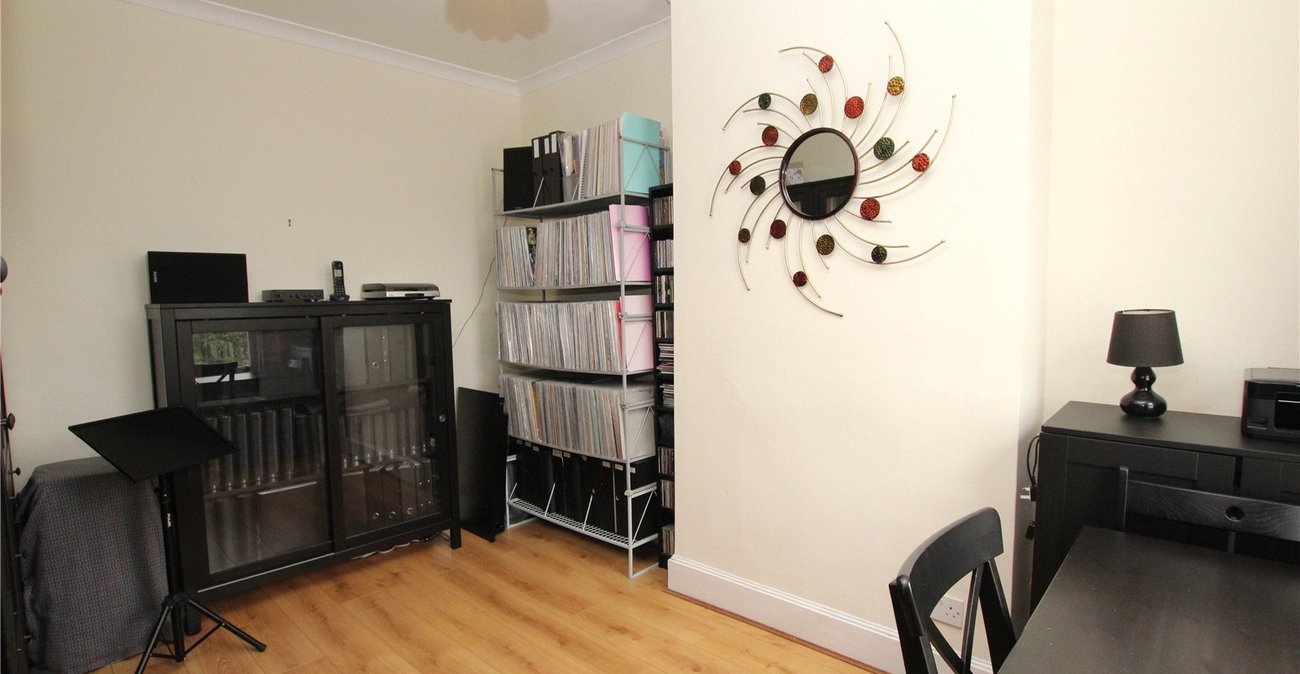 2 bedroom house for sale in Plumstead Common | Robinson Jackson