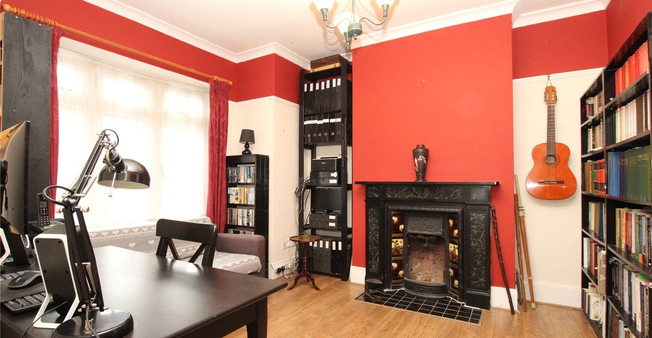 2 bedroom house for sale in Plumstead Common | Robinson Jackson