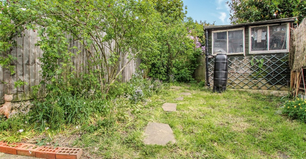 2 bedroom house for sale in Plumstead Common | Robinson Jackson