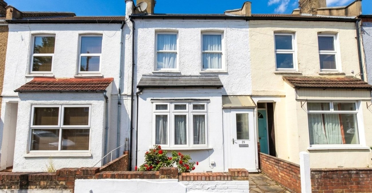 2 bedroom house for sale in Plumstead Common | Robinson Jackson