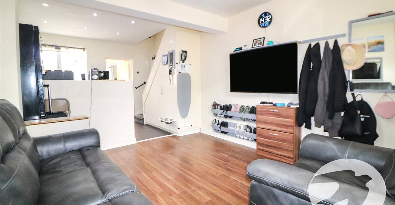 2 bedroom house for sale in Erith | Robinson Jackson