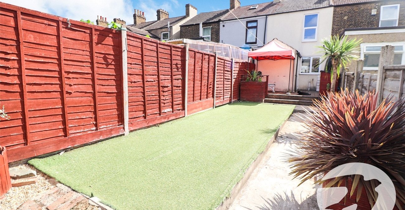2 bedroom house for sale in Erith | Robinson Jackson