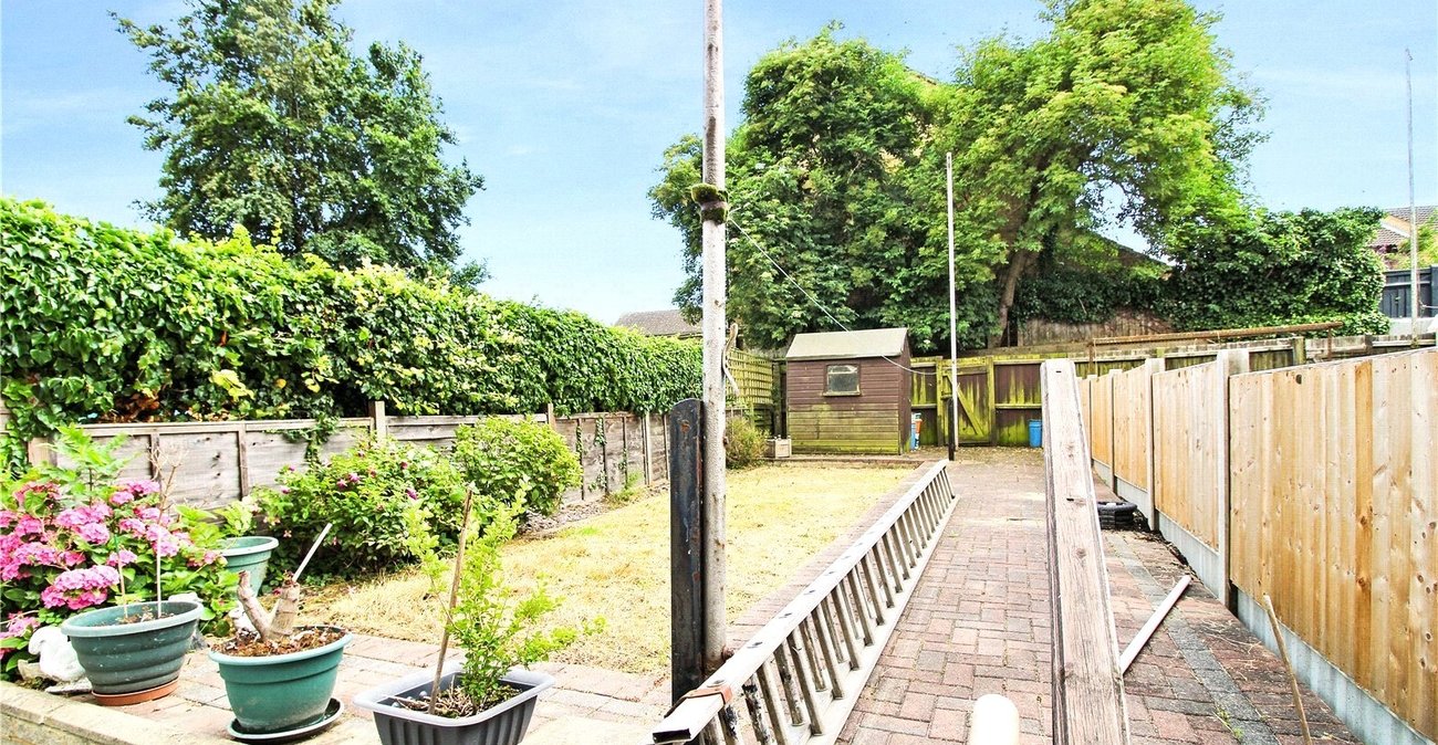 3 bedroom property for sale in Swanscombe | Robinson Jackson