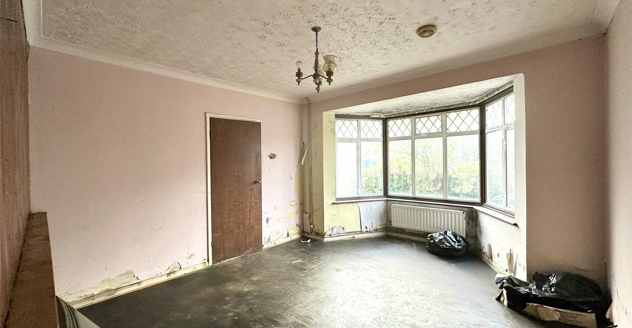 3 bedroom house for sale in Swanscombe | Robinson Jackson