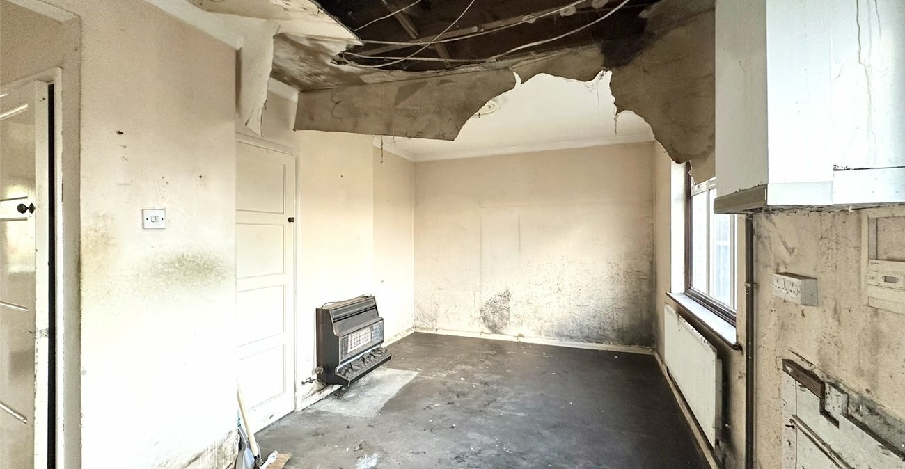 3 bedroom house for sale in Swanscombe | Robinson Jackson