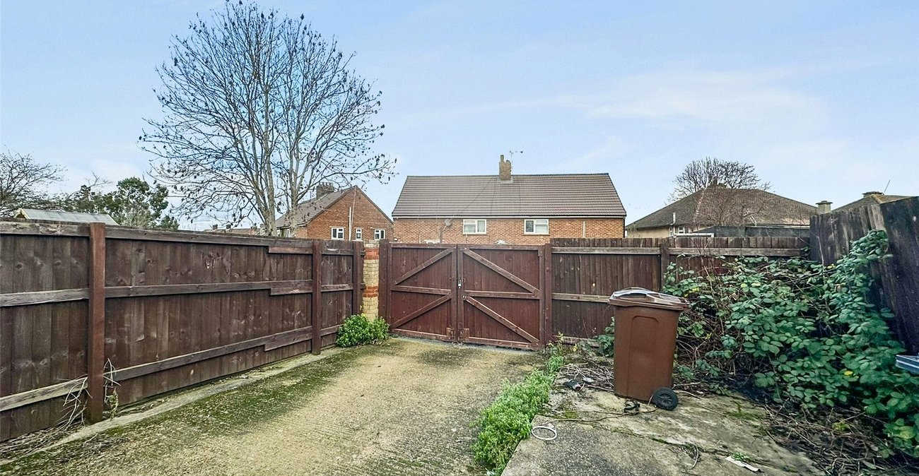 3 bedroom house for sale in Swanscombe | Robinson Jackson