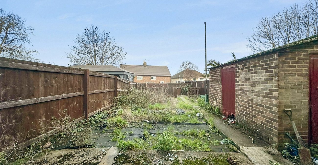 3 bedroom house for sale in Swanscombe | Robinson Jackson