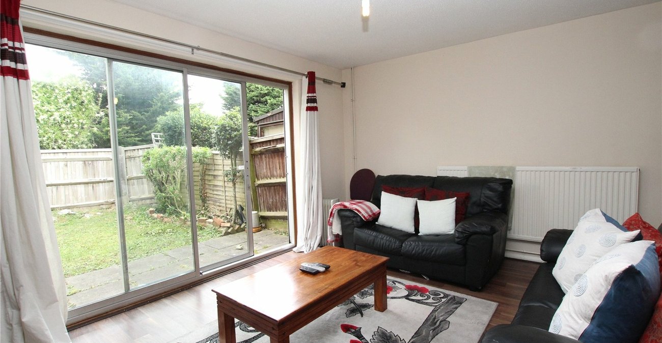 3 bedroom house for sale in Thamesmead | Robinson Jackson