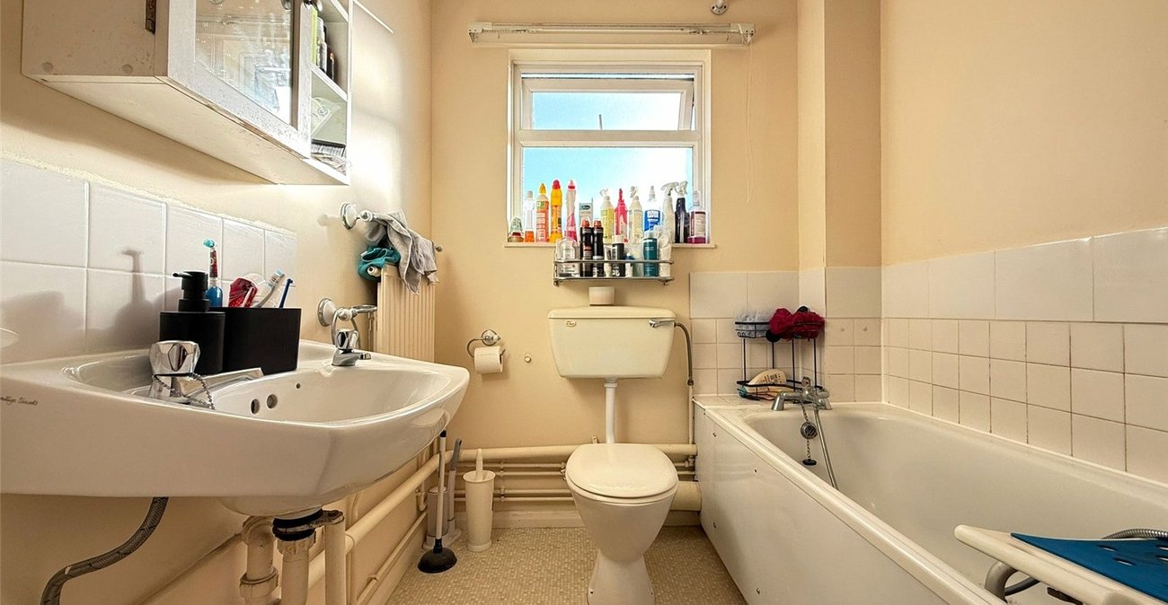 2 bedroom house for sale in Thamesmead | Robinson Jackson