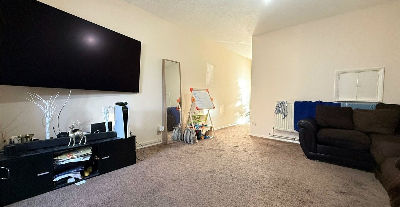 2 bedroom house for sale in Thamesmead | Robinson Jackson