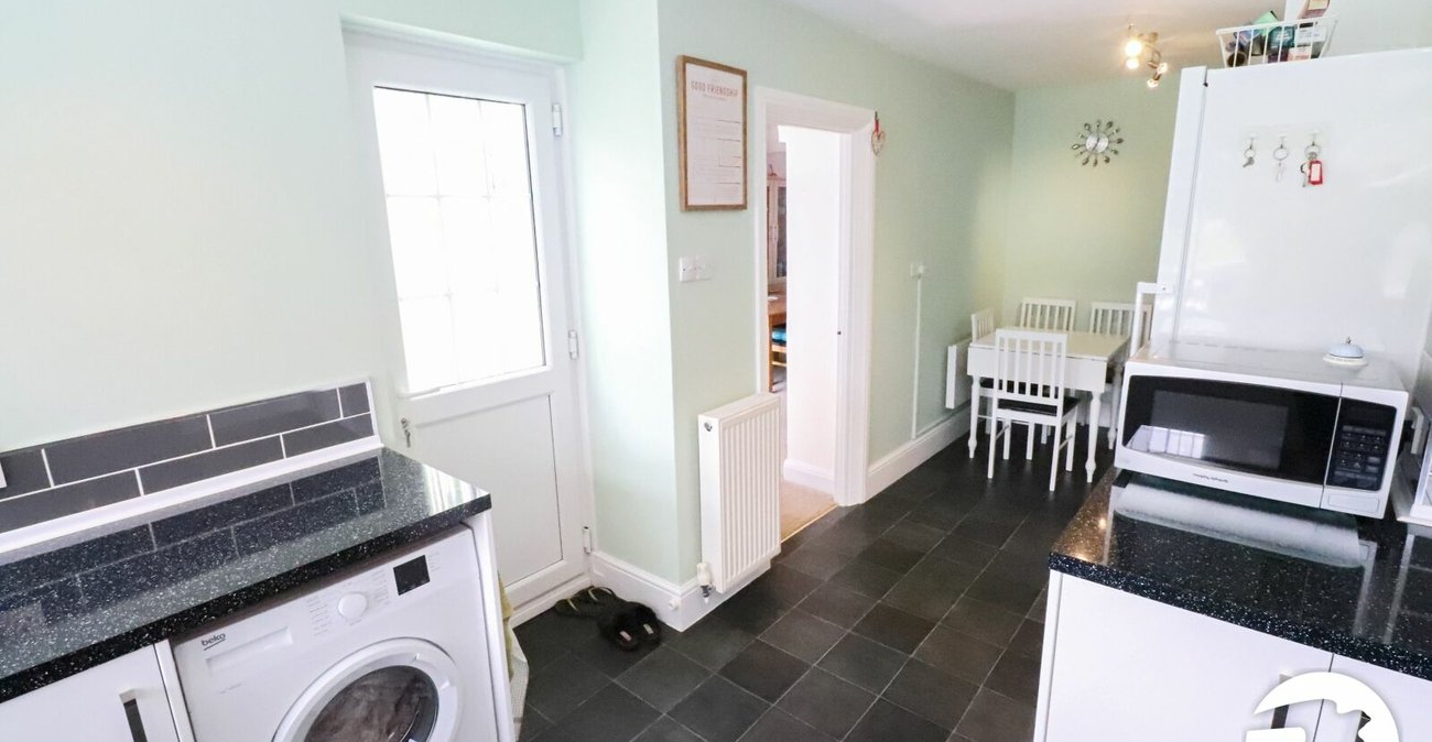 3 bedroom house for sale in London | Robinson Jackson