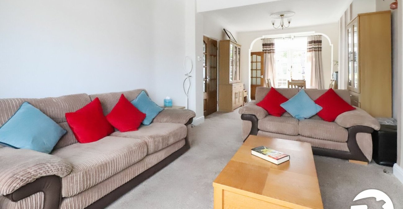 3 bedroom house for sale in London | Robinson Jackson