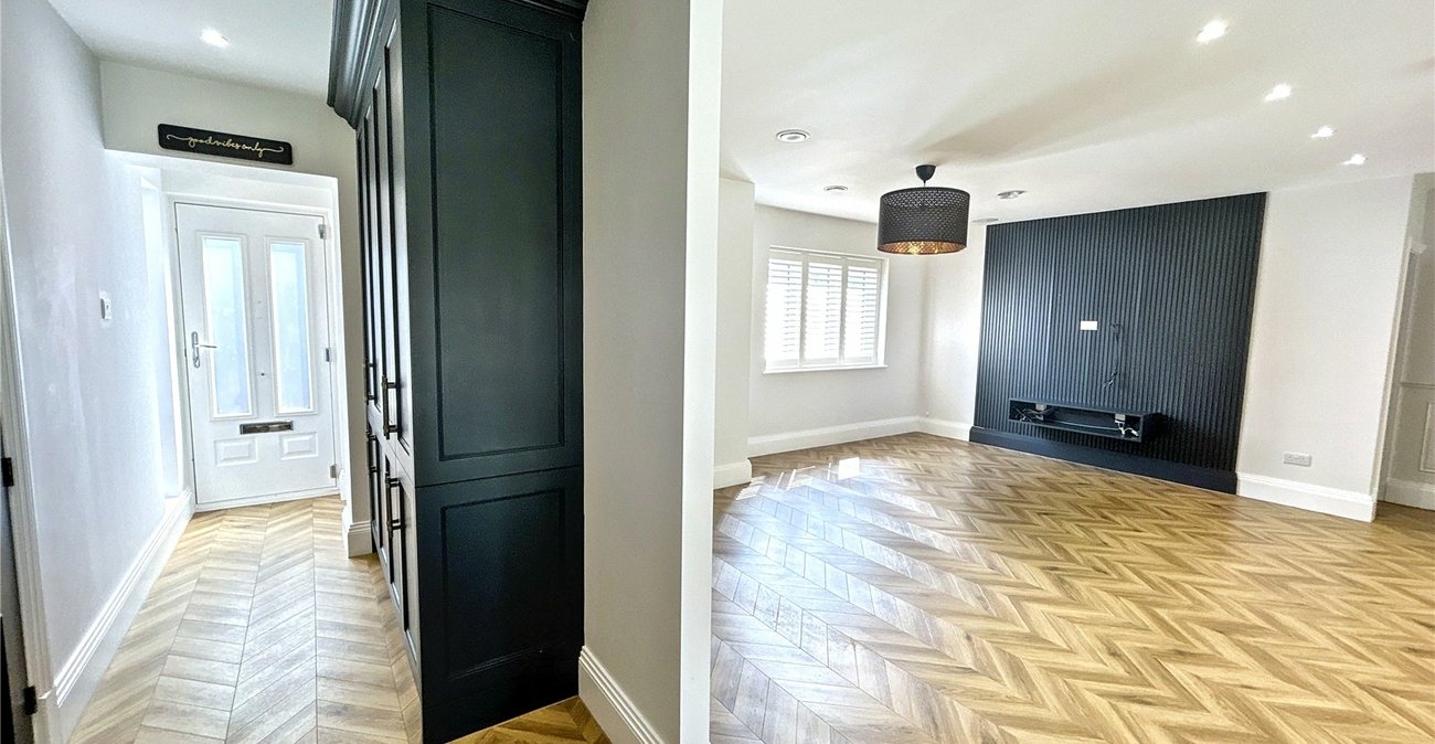 4 bedroom bungalow for sale in Sidcup | Robinson Jackson