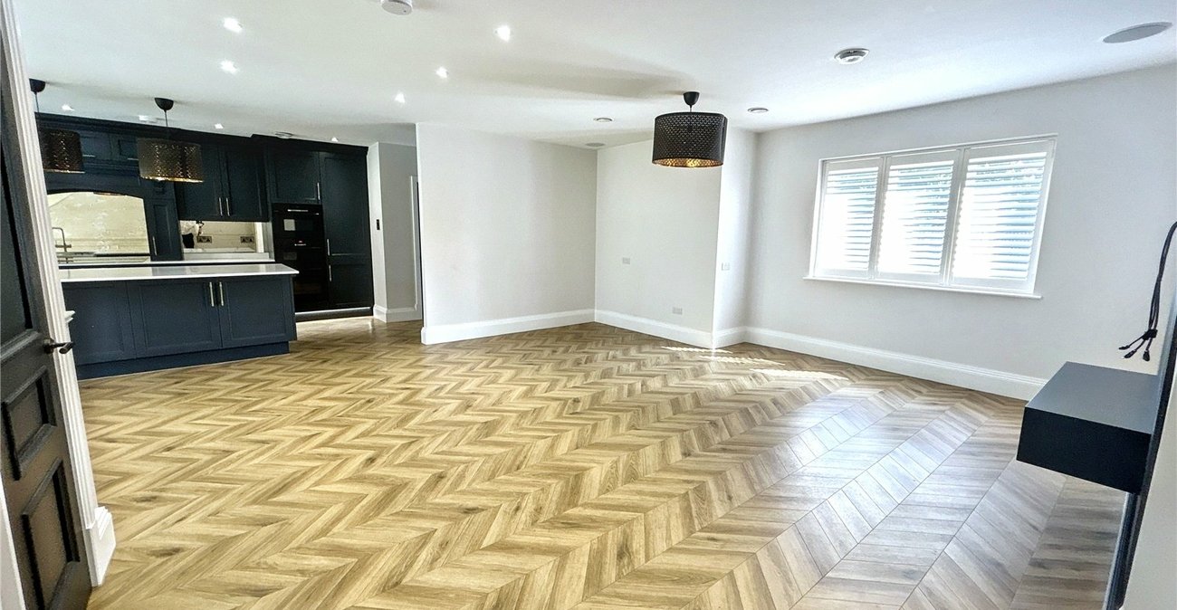 4 bedroom bungalow for sale in Sidcup | Robinson Jackson