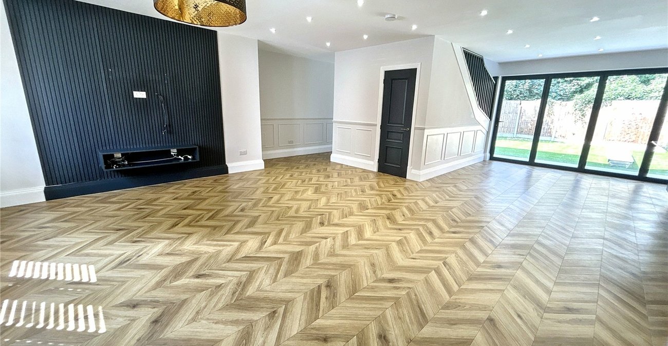 4 bedroom bungalow for sale in Sidcup | Robinson Jackson