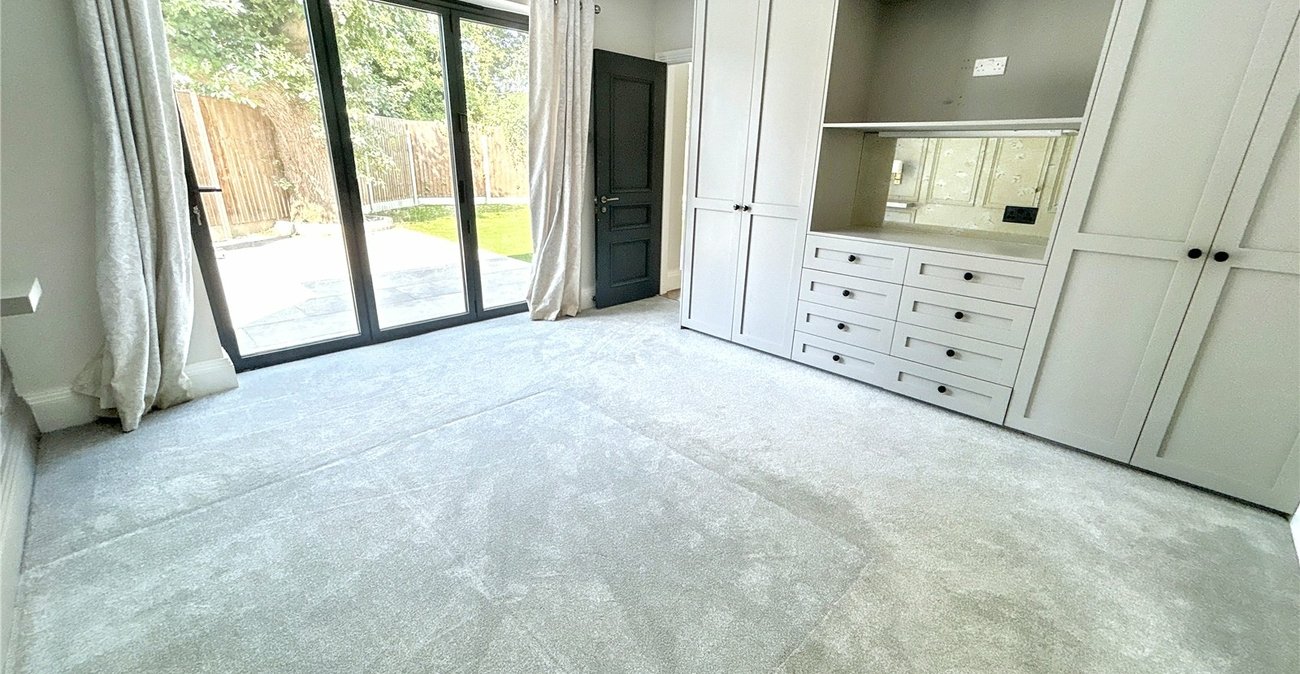 4 bedroom bungalow for sale in Sidcup | Robinson Jackson