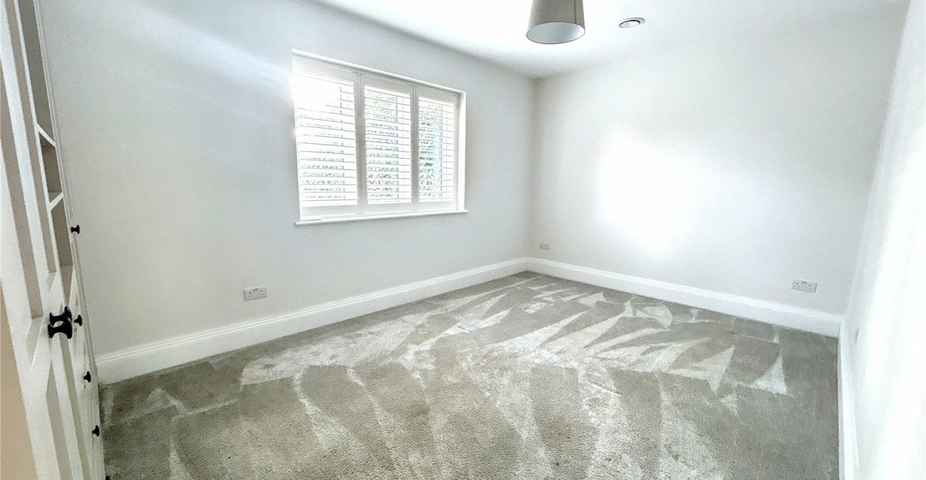 4 bedroom bungalow for sale in Sidcup | Robinson Jackson