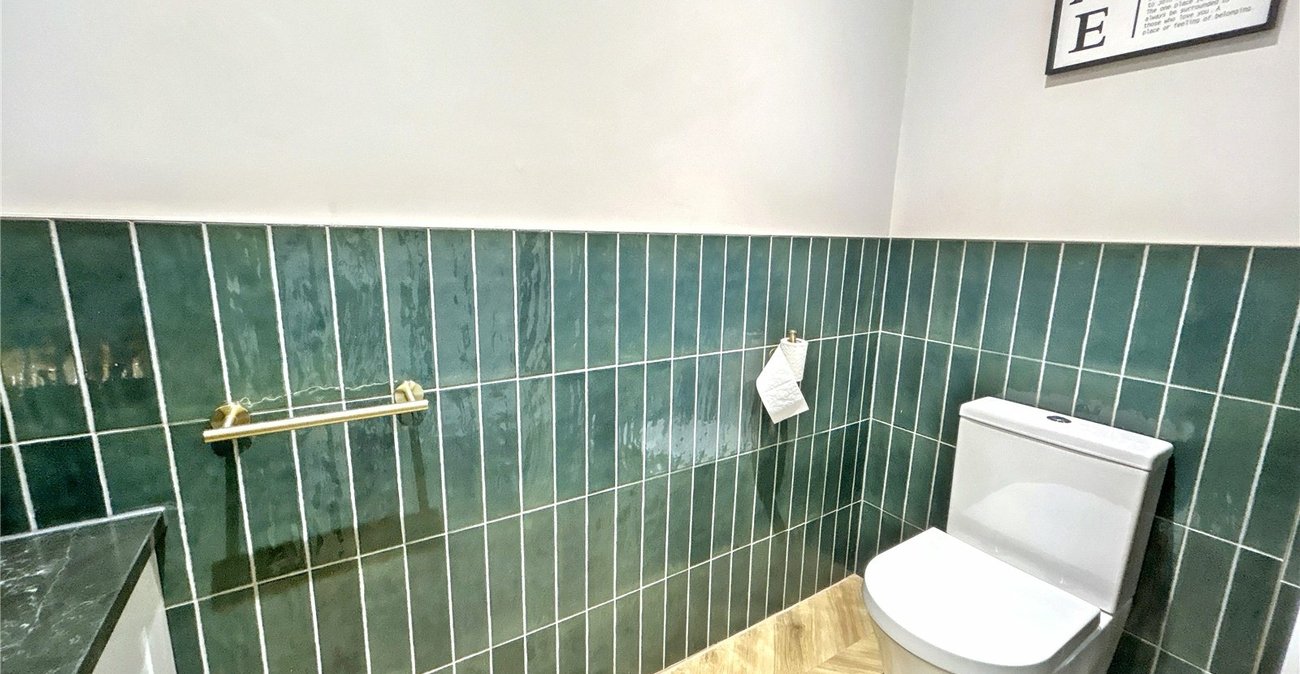 4 bedroom bungalow for sale in Sidcup | Robinson Jackson