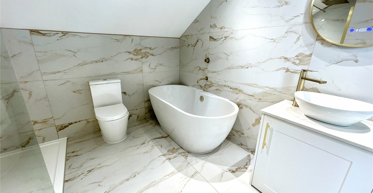 4 bedroom bungalow for sale in Sidcup | Robinson Jackson