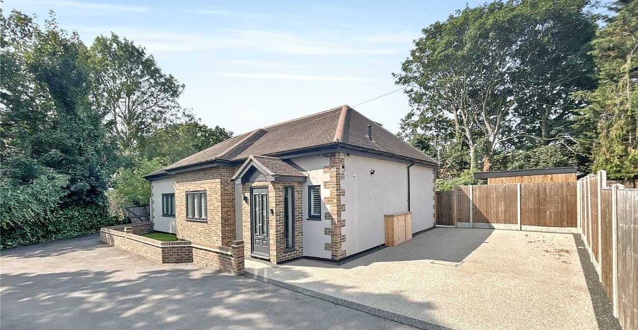 4 bedroom bungalow for sale in Sidcup | Robinson Jackson