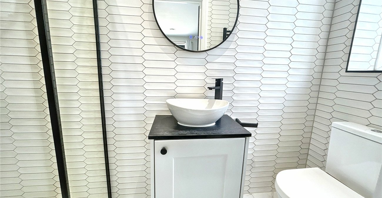 4 bedroom bungalow for sale in Sidcup | Robinson Jackson