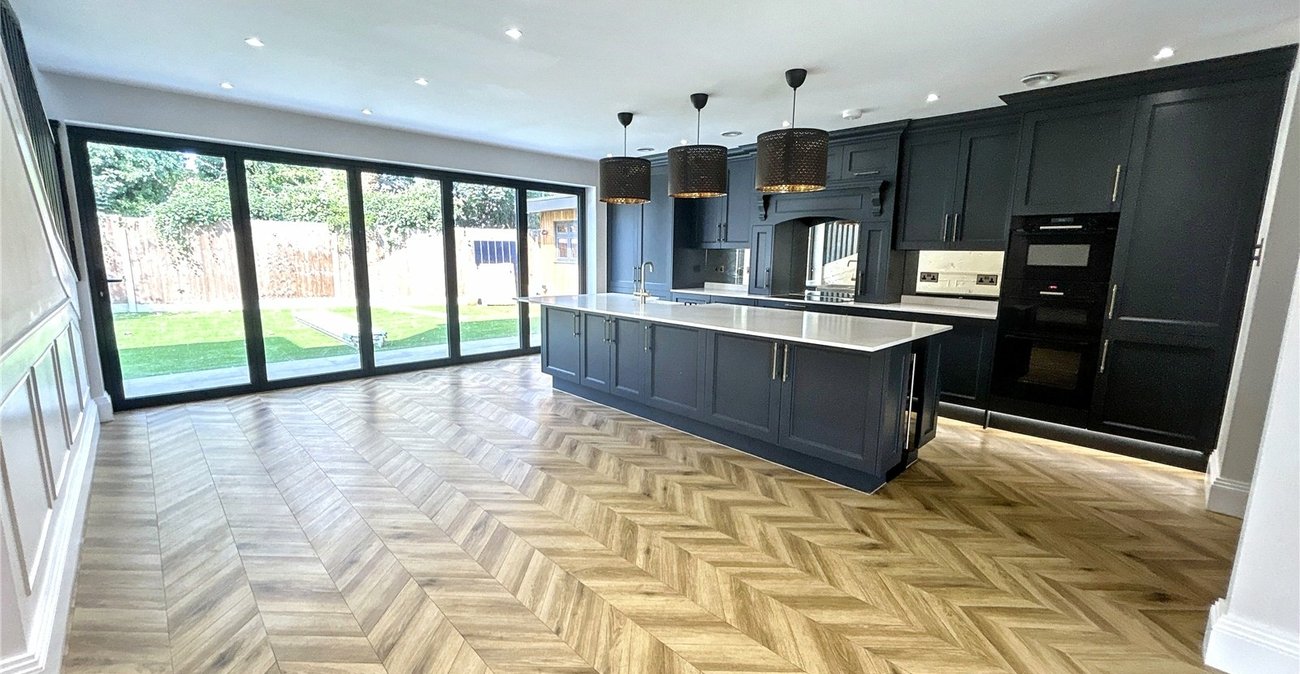 4 bedroom bungalow for sale in Sidcup | Robinson Jackson