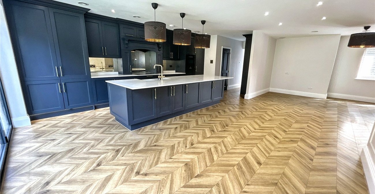 4 bedroom bungalow for sale in Sidcup | Robinson Jackson