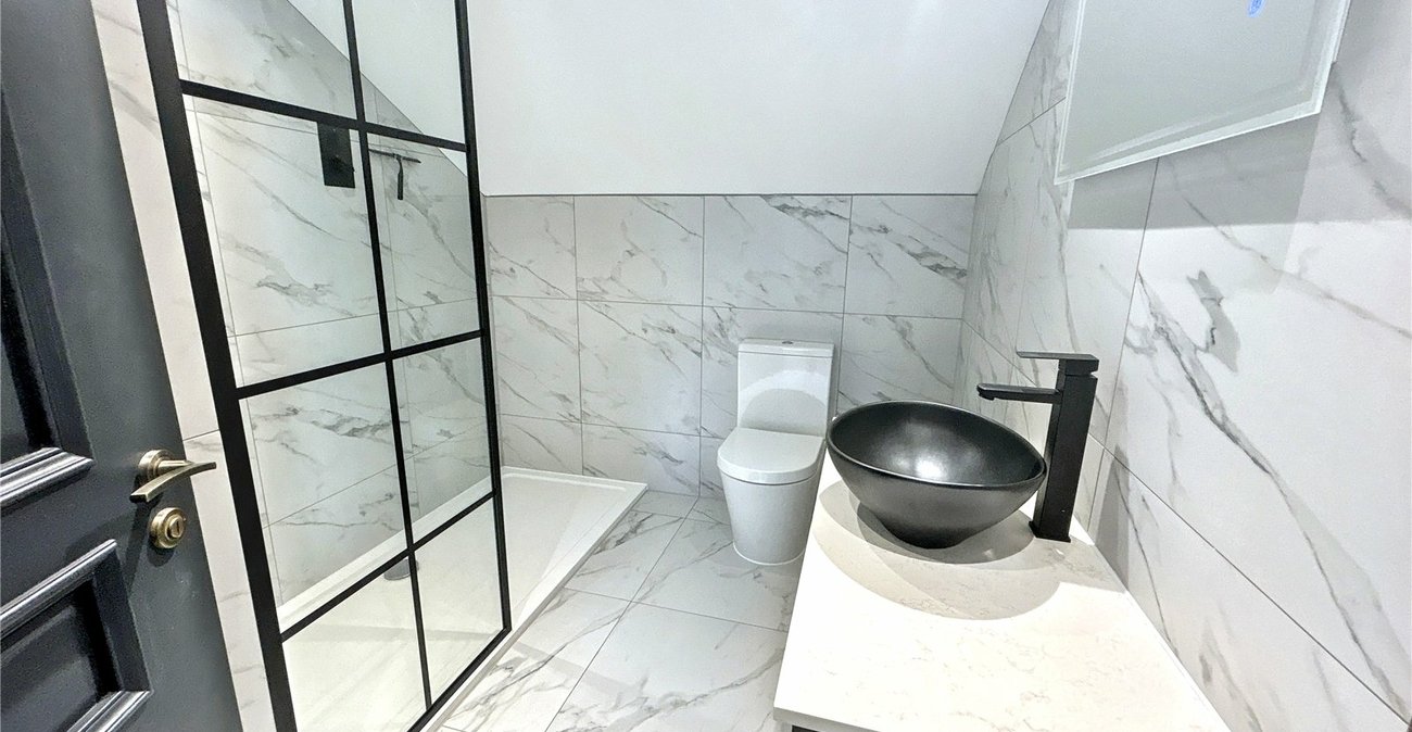 4 bedroom bungalow for sale in Sidcup | Robinson Jackson