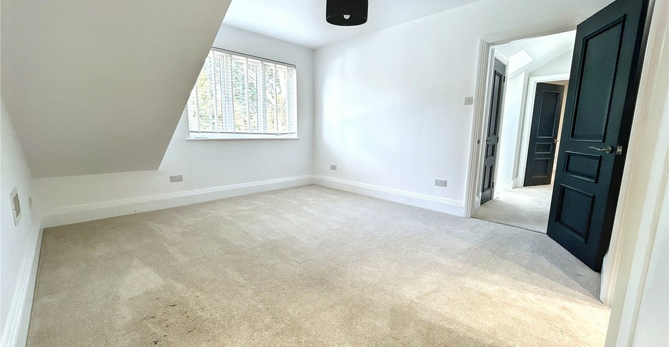 4 bedroom bungalow for sale in Sidcup | Robinson Jackson