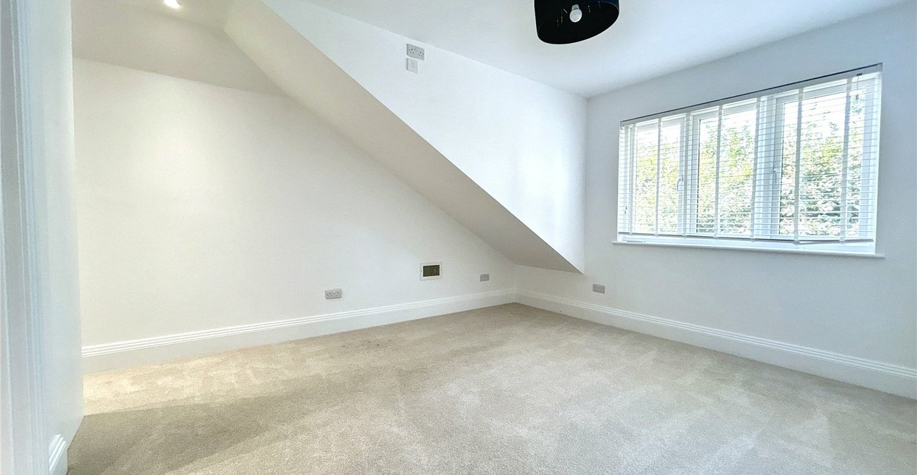 4 bedroom bungalow for sale in Sidcup | Robinson Jackson