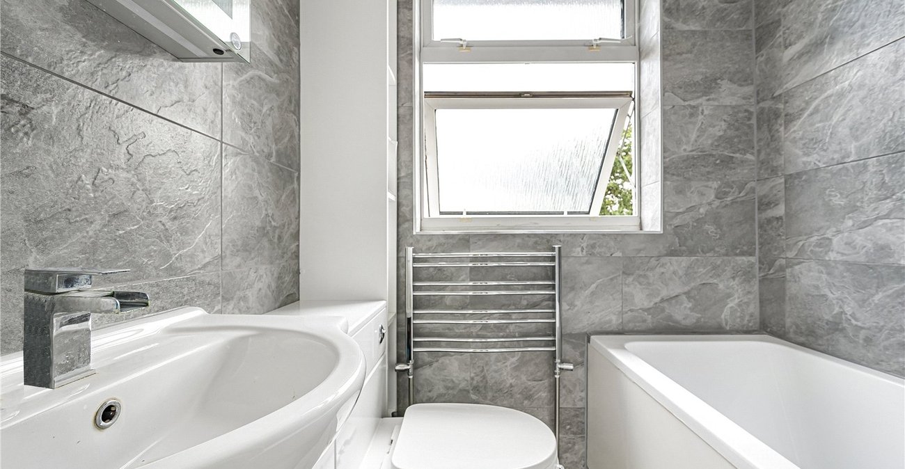 2 bedroom house for sale in Sidcup | Robinson Jackson