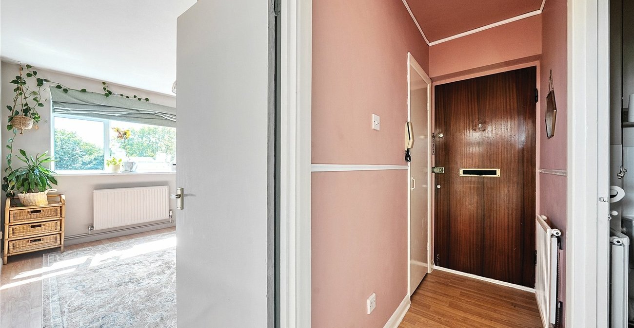 1 bedroom property for sale in London | Robinson Jackson