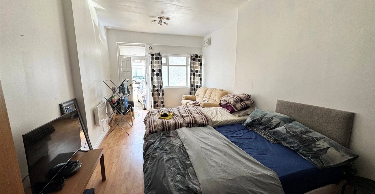 4 bedroom property for sale in Penge | Robinson Jackson