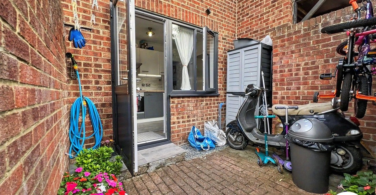 2 bedroom house for sale in White Road | Robinson Michael & Jackson