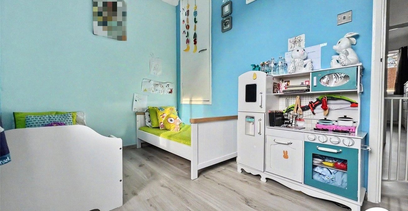 2 bedroom house for sale in White Road | Robinson Michael & Jackson