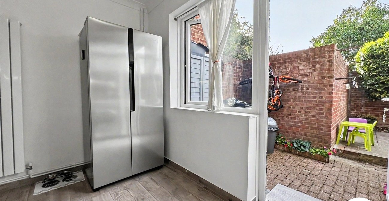 2 bedroom house for sale in White Road | Robinson Michael & Jackson