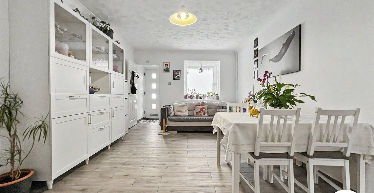 2 bedroom house for sale in White Road | Robinson Michael & Jackson