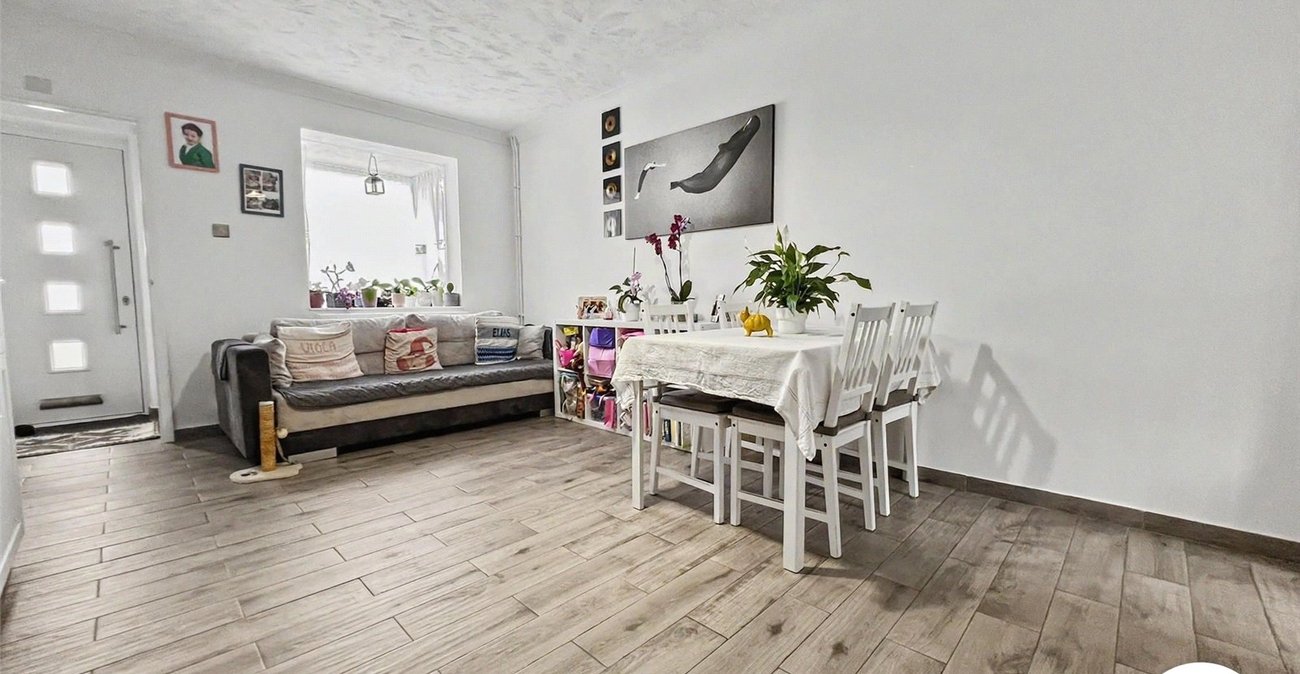 2 bedroom house for sale in White Road | Robinson Michael & Jackson