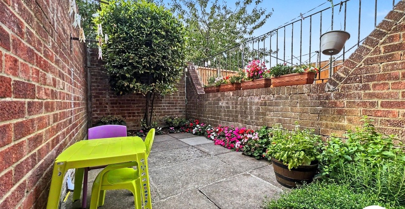 2 bedroom house for sale in White Road | Robinson Michael & Jackson