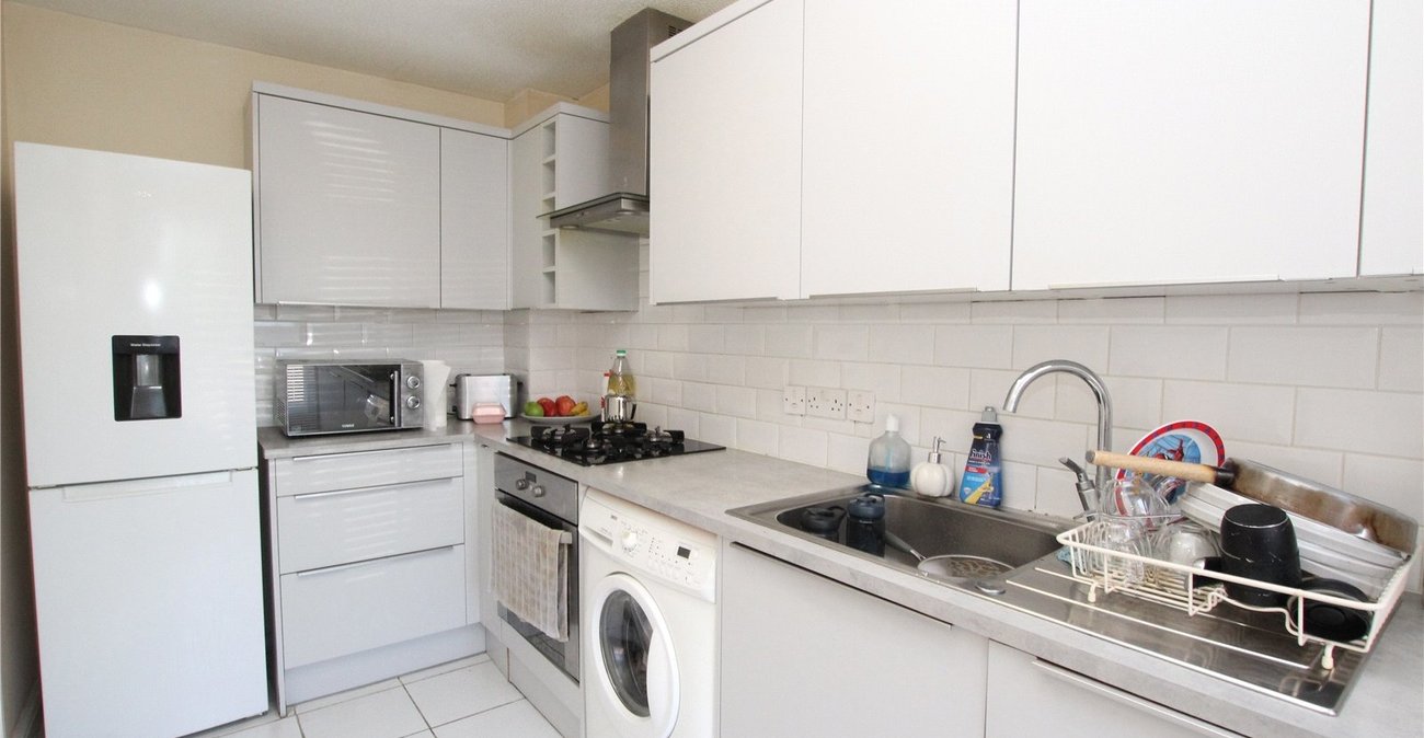 3 bedroom house for sale in Thamesmead | Robinson Jackson