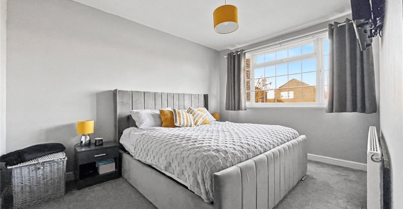 3 bedroom house for sale in Rainham | Robinson Michael & Jackson